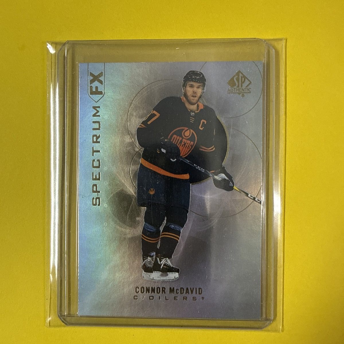 Connor McDavid 2020/21 Spectrum FX Card - front