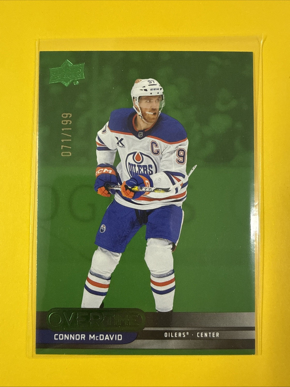 Overtime 2025/26 Green Foil 71/199 Connor McDavid Card - front