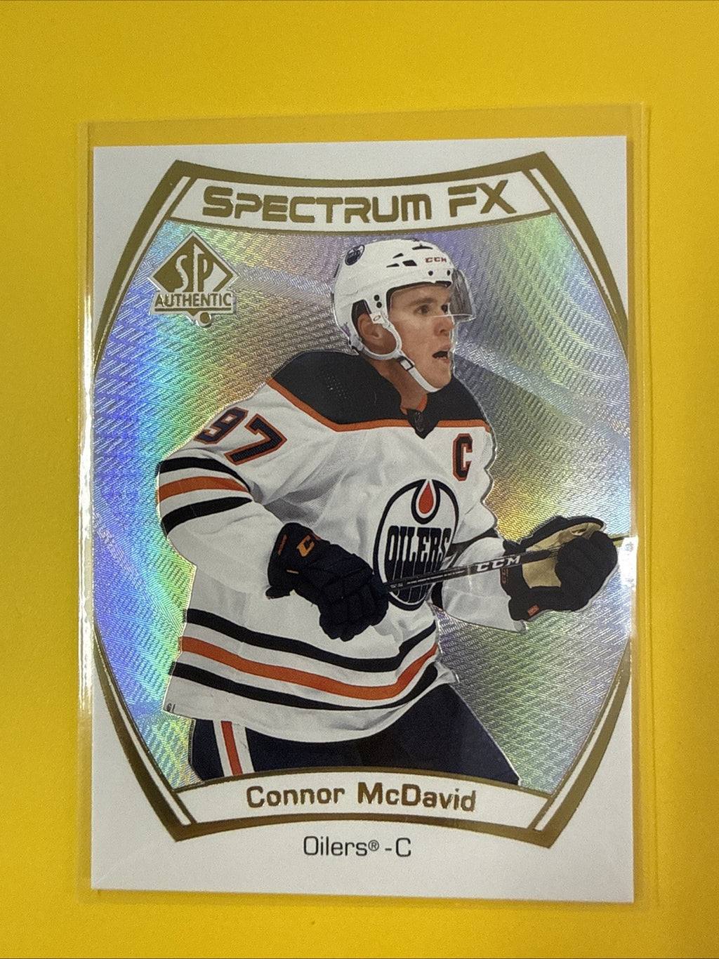 Connor McDavid 2021/22 SP Authentic Spectrum FX Card - front