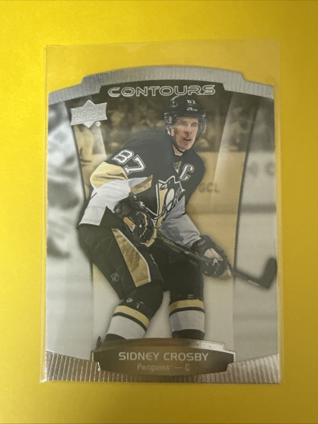 Sidney Crosby 2015/16 UD Contour Hockey Card - front