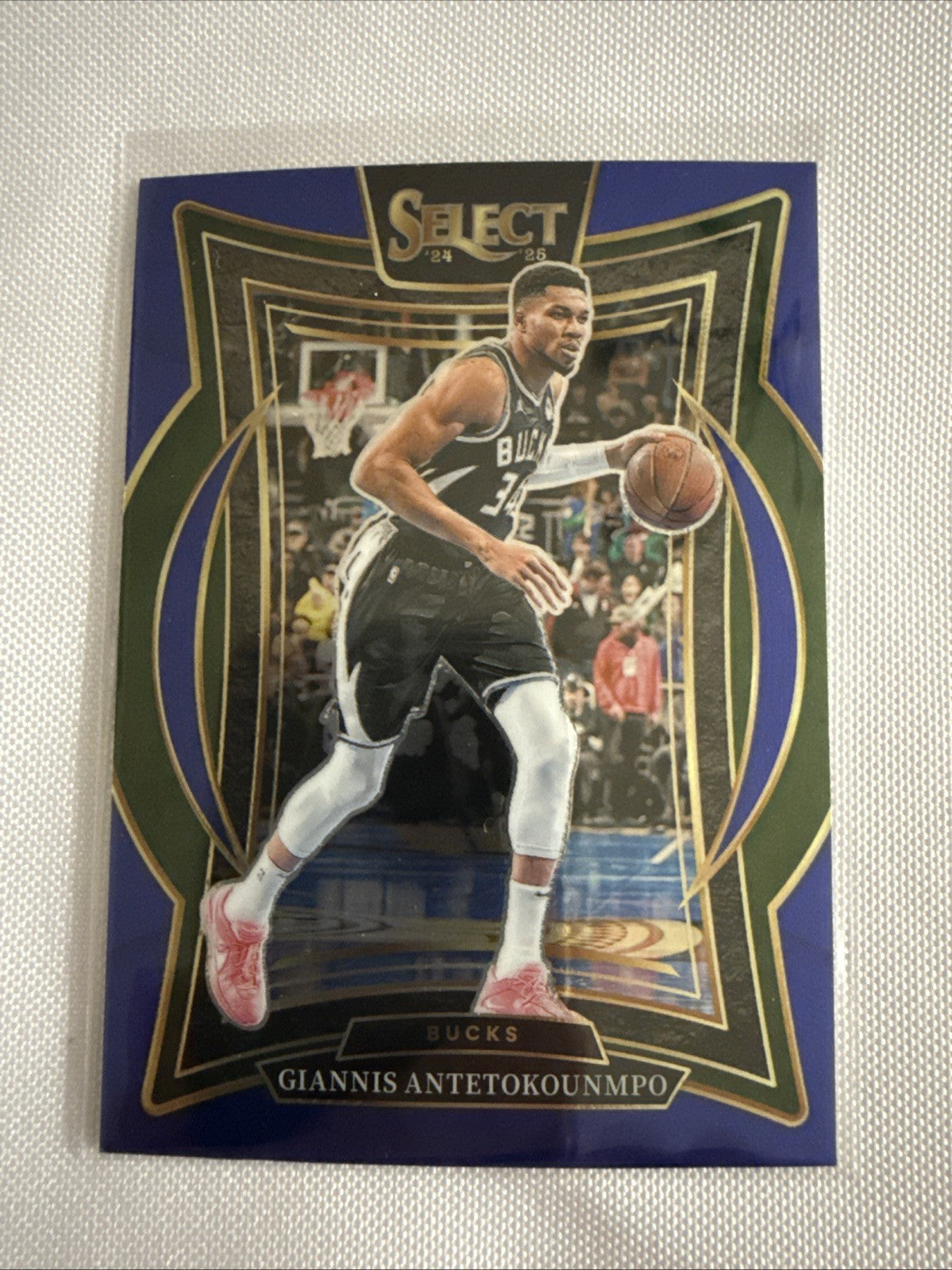 Giannis Antetokounmpo 2024/25 Panini Select Blue Chrome Card - front