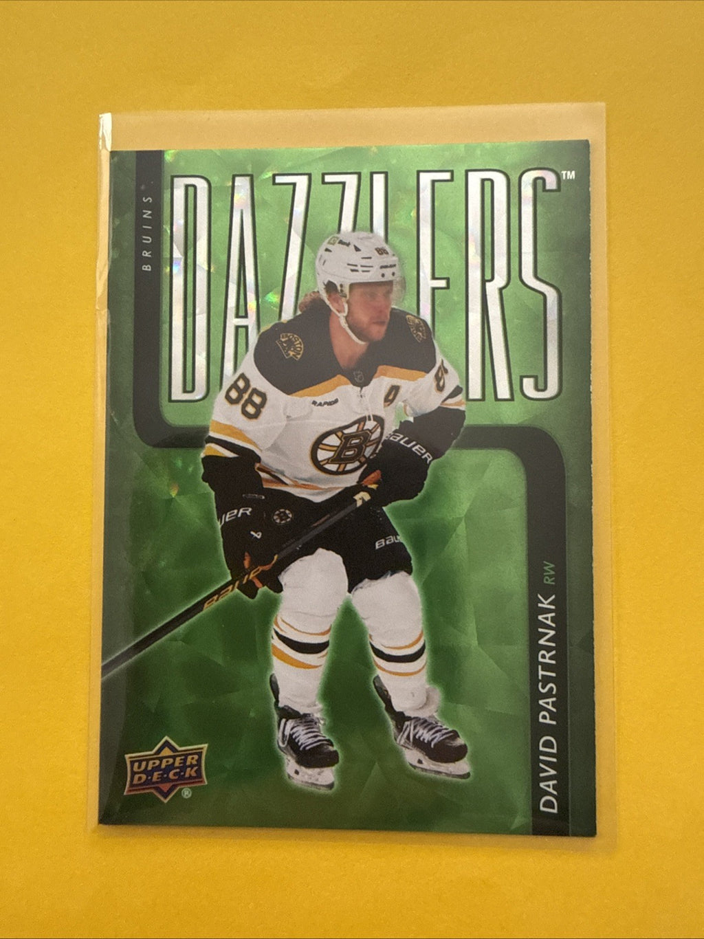 David Pastrnak 2025/26 UD Dazzlers Green Card - front
