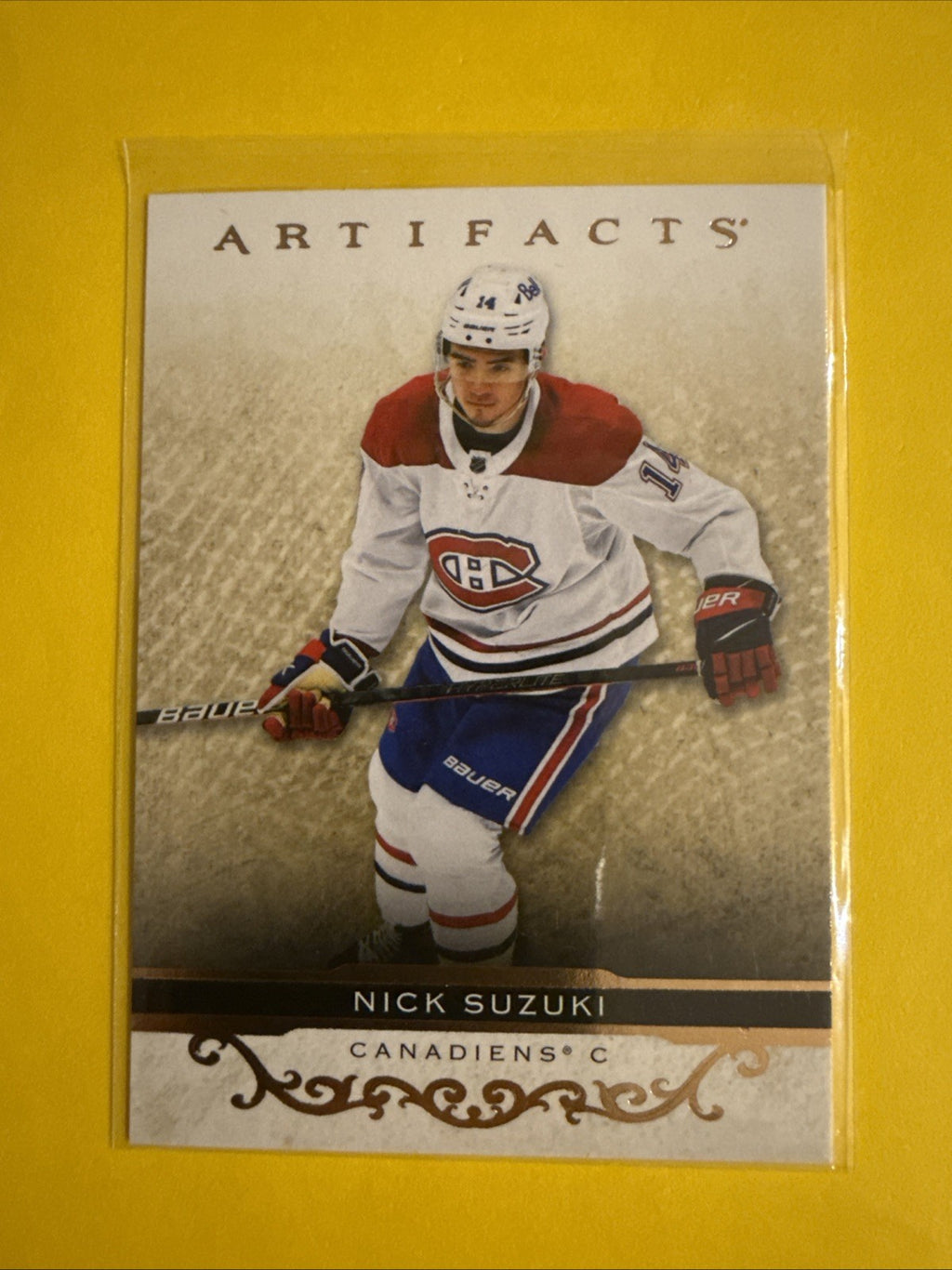 Nick Suzuki 2021/22 Artifacts Gold Card - front