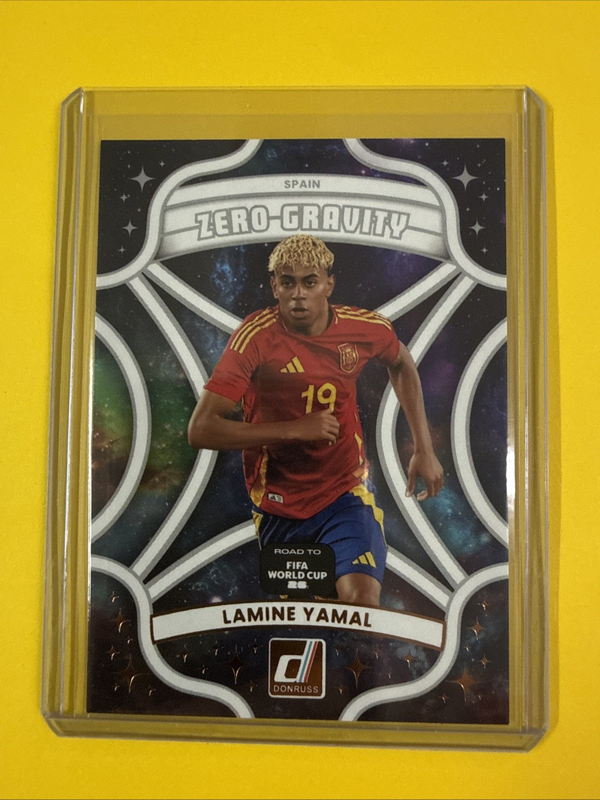 Lamine Yamal 2025/26 Panini Donruss Zéro Gravity Card - front