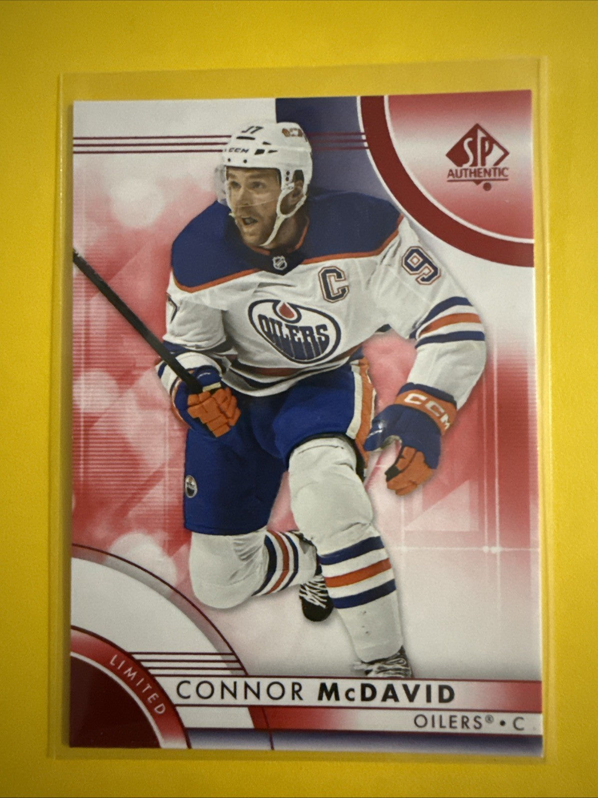 Connor McDavid 2023/24 Hockey Card - front