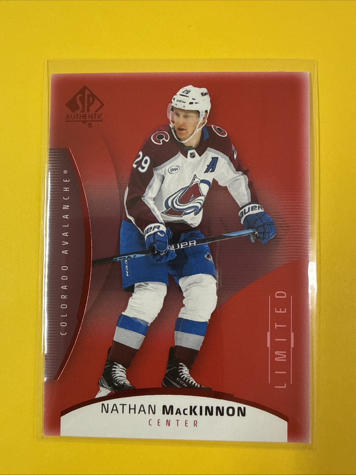 Nathan MacKinnon 2025/26 SP Authentic Limited Red Card - front