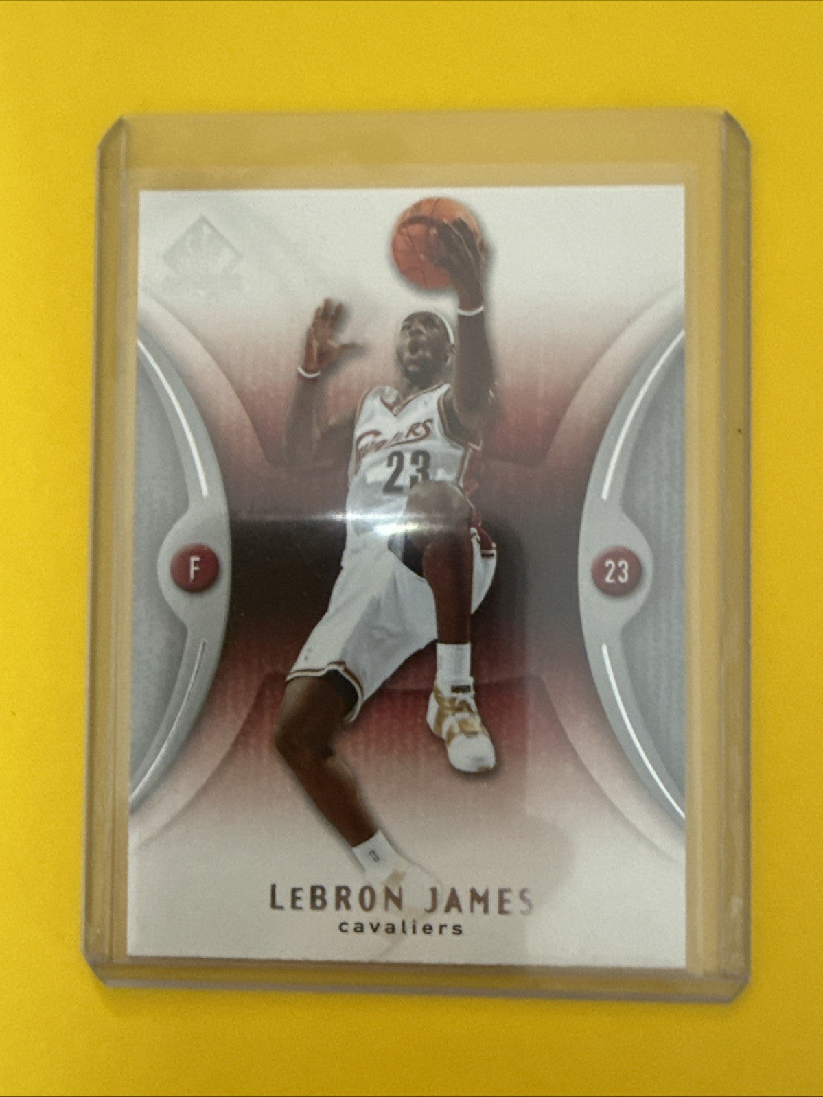LeBron James 2006 Card - front