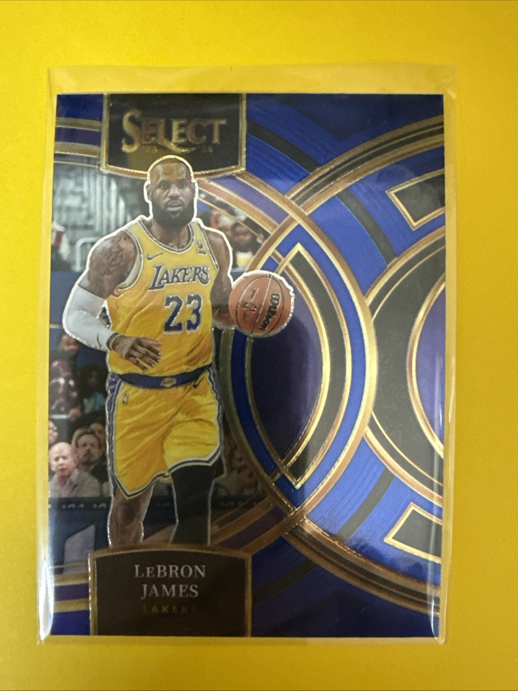 2023-24 Panini Select LeBron James #135 Los Angeles Lakers Card Blue - front
