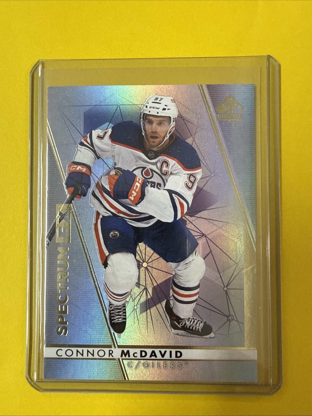 Connor McDavid 2022/23 SP Authentic Spectrum Spectrum FX - front
