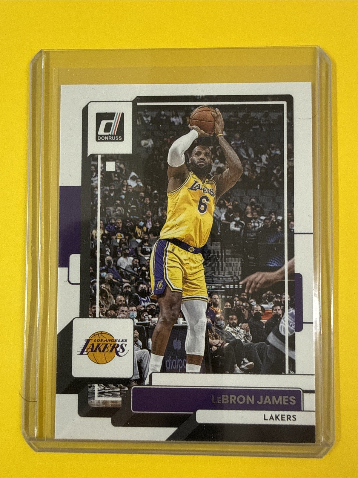 LeBron James 2022/23 Panini Donruss Card - front