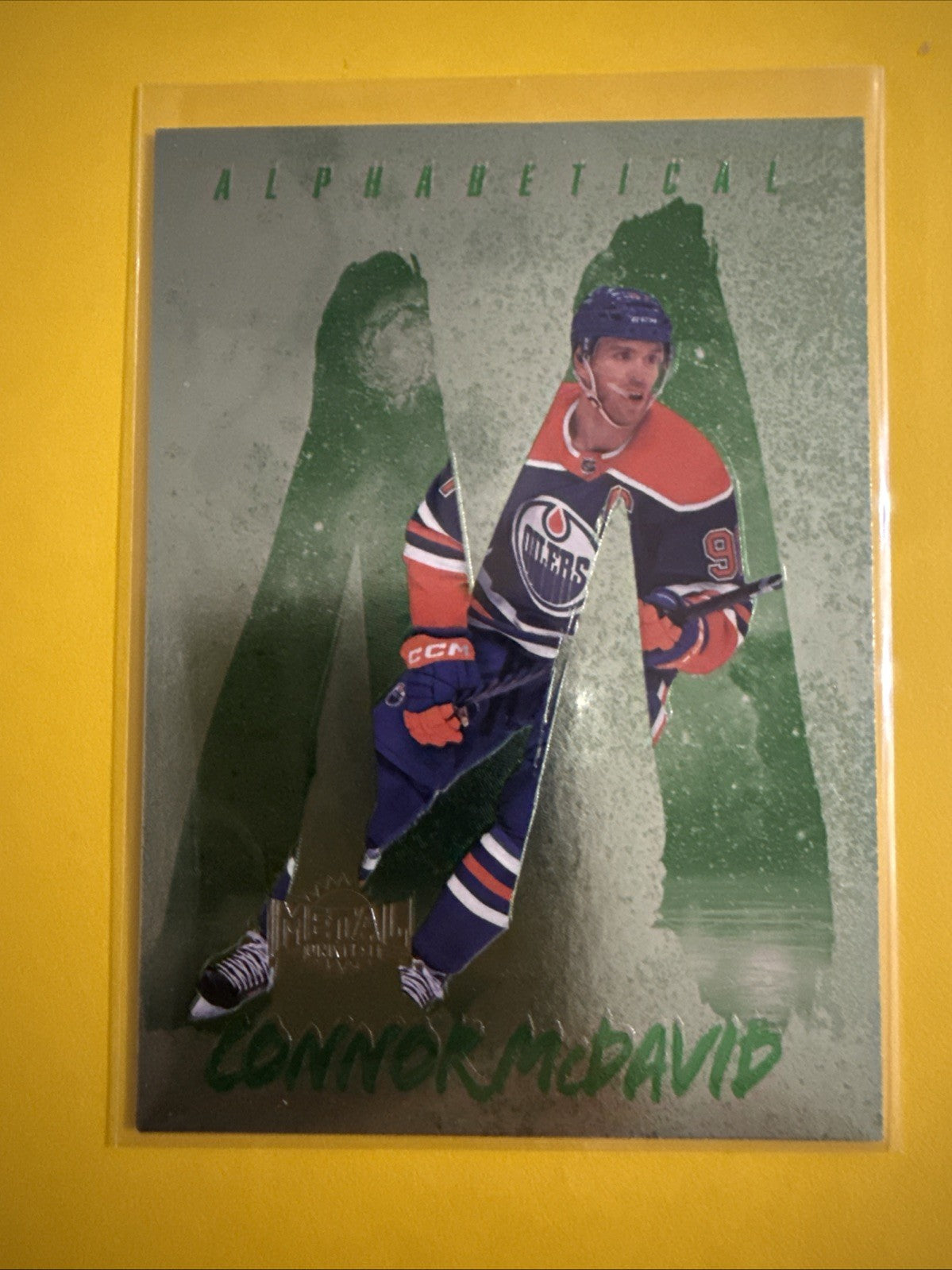 Connor McDavid 2024/25 Hockey Card - front