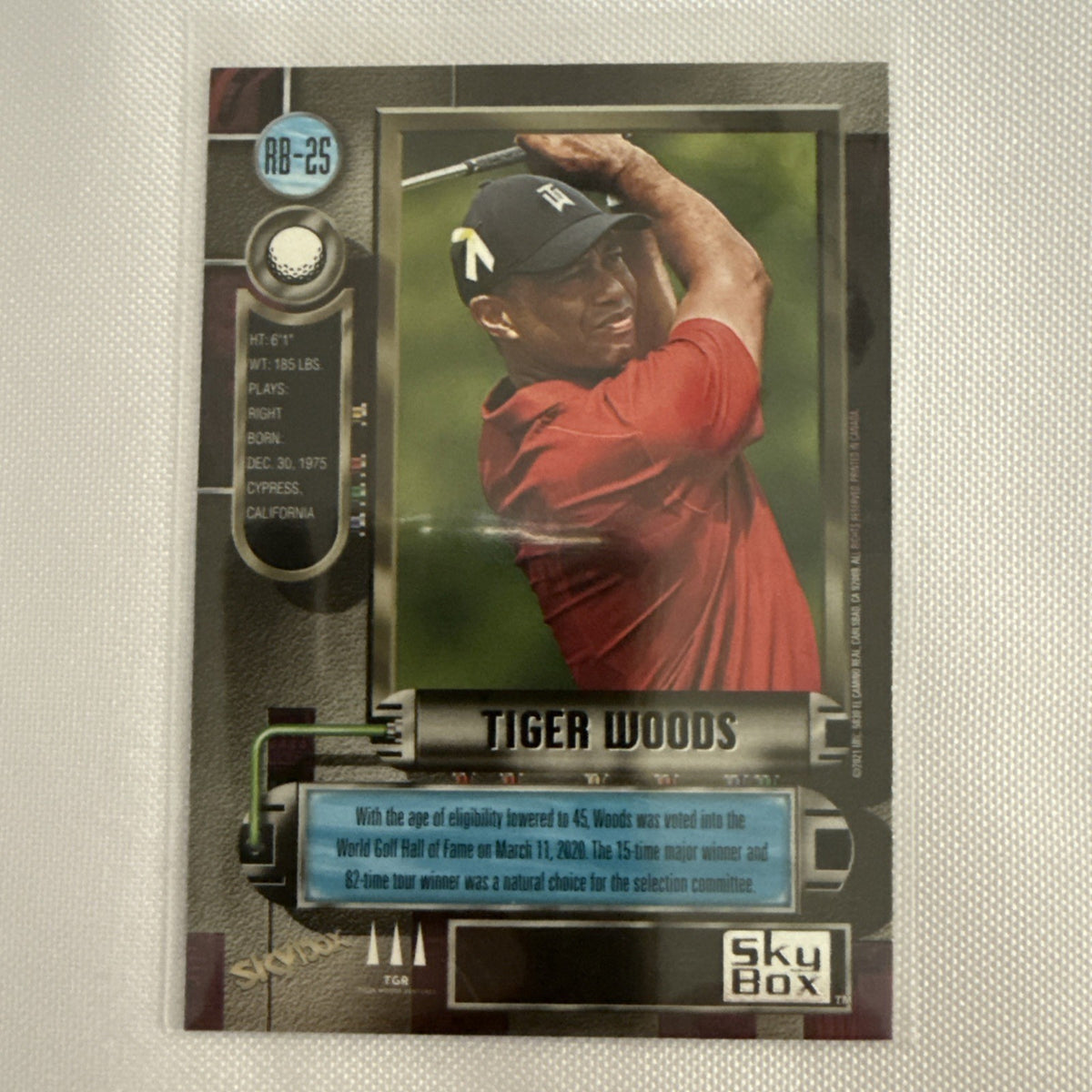 Tiger Woods 2021 Metal Universe Card - back