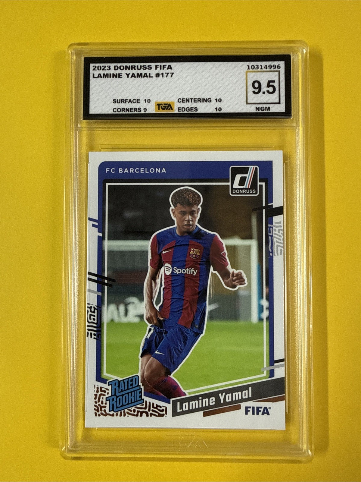 Lamine Yamal 2023 Donruss Fifa Rookie Card Graded 9.5 - front