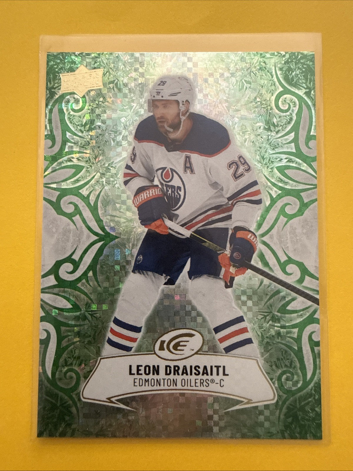 Leon Draisaitl 2024/25 UD Ice Emerald Green Card - front
