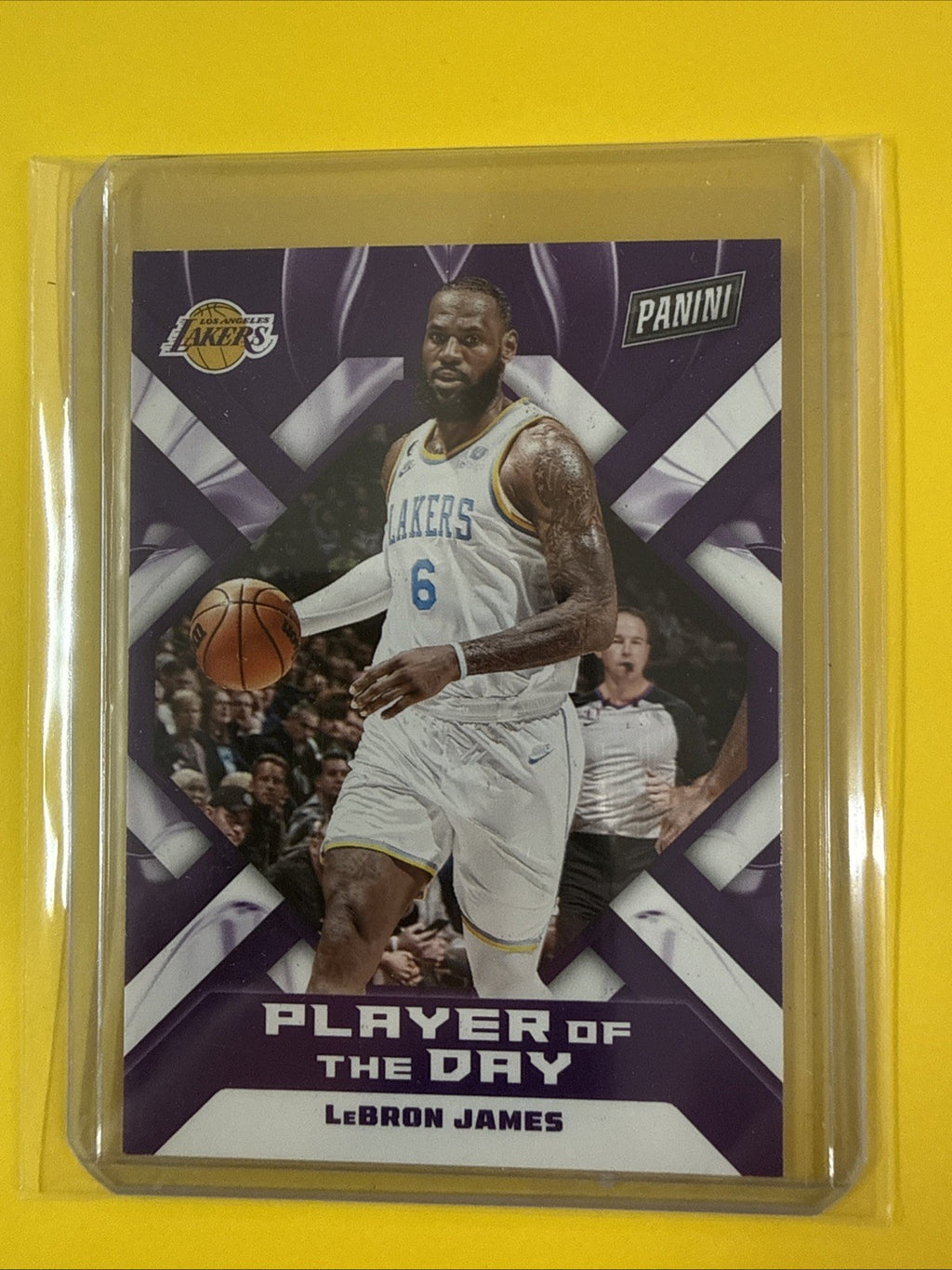 LeBron James 2022/23 Panini NBA Card - front