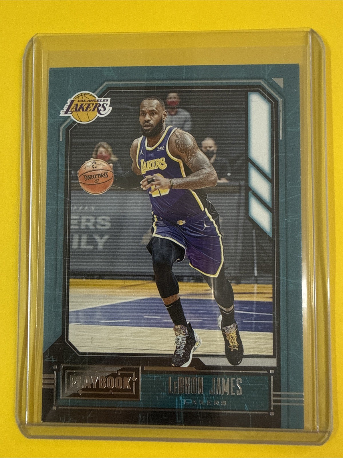 LeBron James 2020/21 NBA Card - front