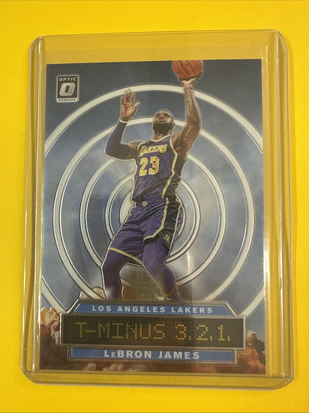 LeBron James 2019/20 NBA Card - front