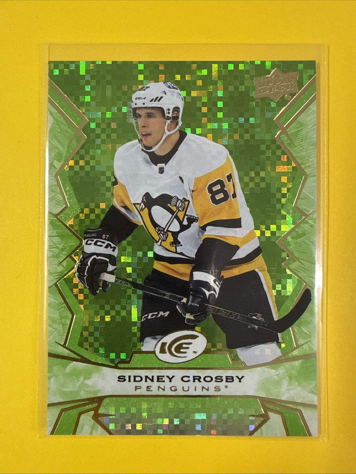 Sidney Crosby 2022/23 UD Ice Green Emerald Card - front