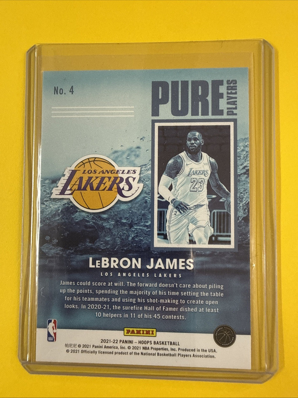 LeBron James 2021/22 NBA Hoops Card - back
